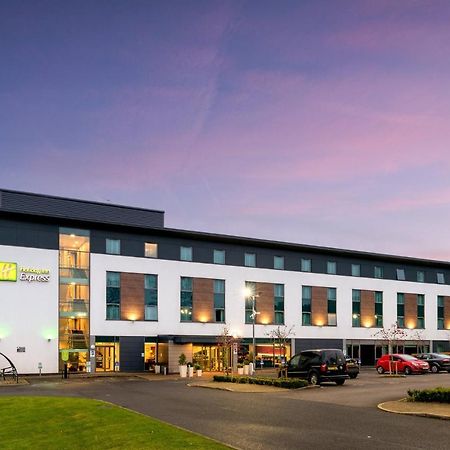 Holiday Inn Express Burnley M65 Jct 10 By Ihg Exterior foto