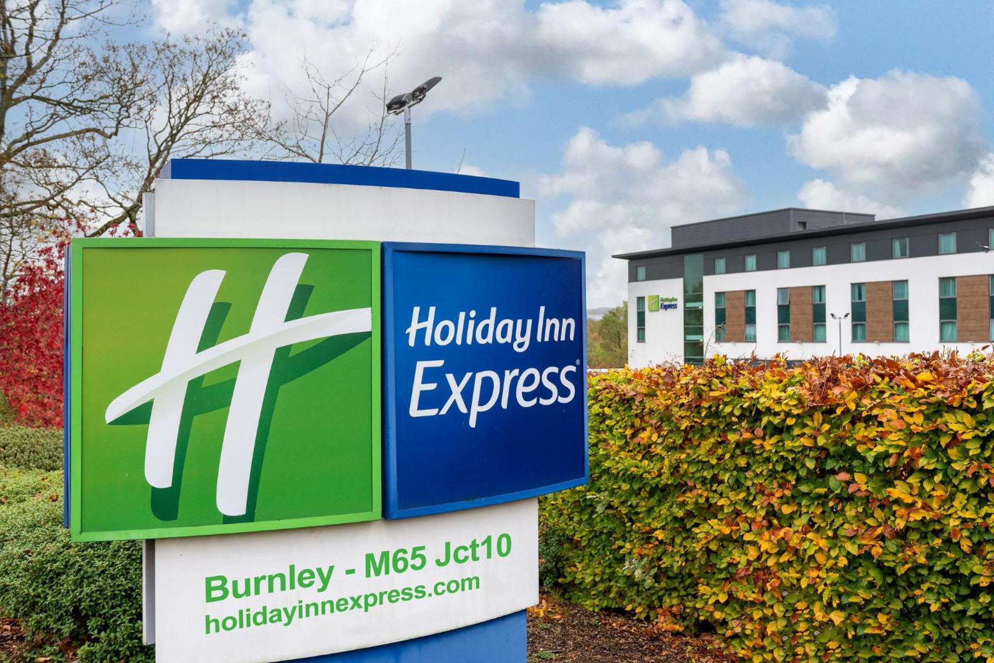 Holiday Inn Express Burnley M65 Jct 10 By Ihg Exterior foto